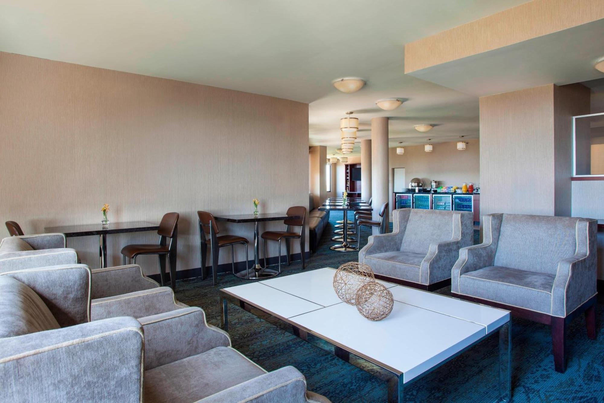 Sheraton Suites Philadelphia Airport Exterior foto