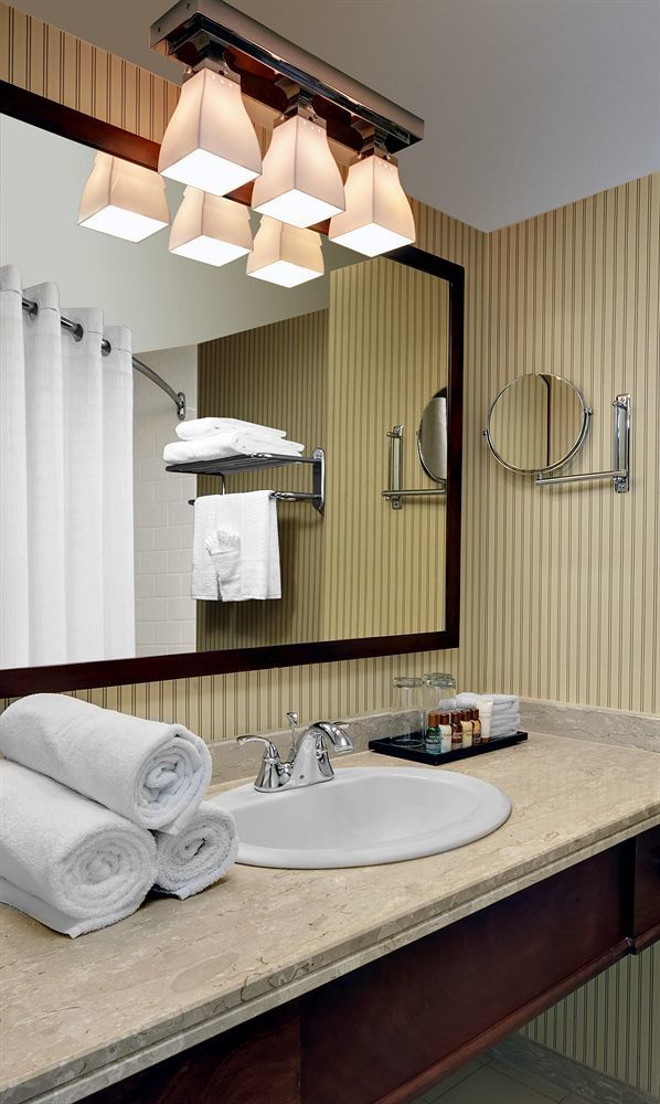 Sheraton Suites Philadelphia Airport Exterior foto